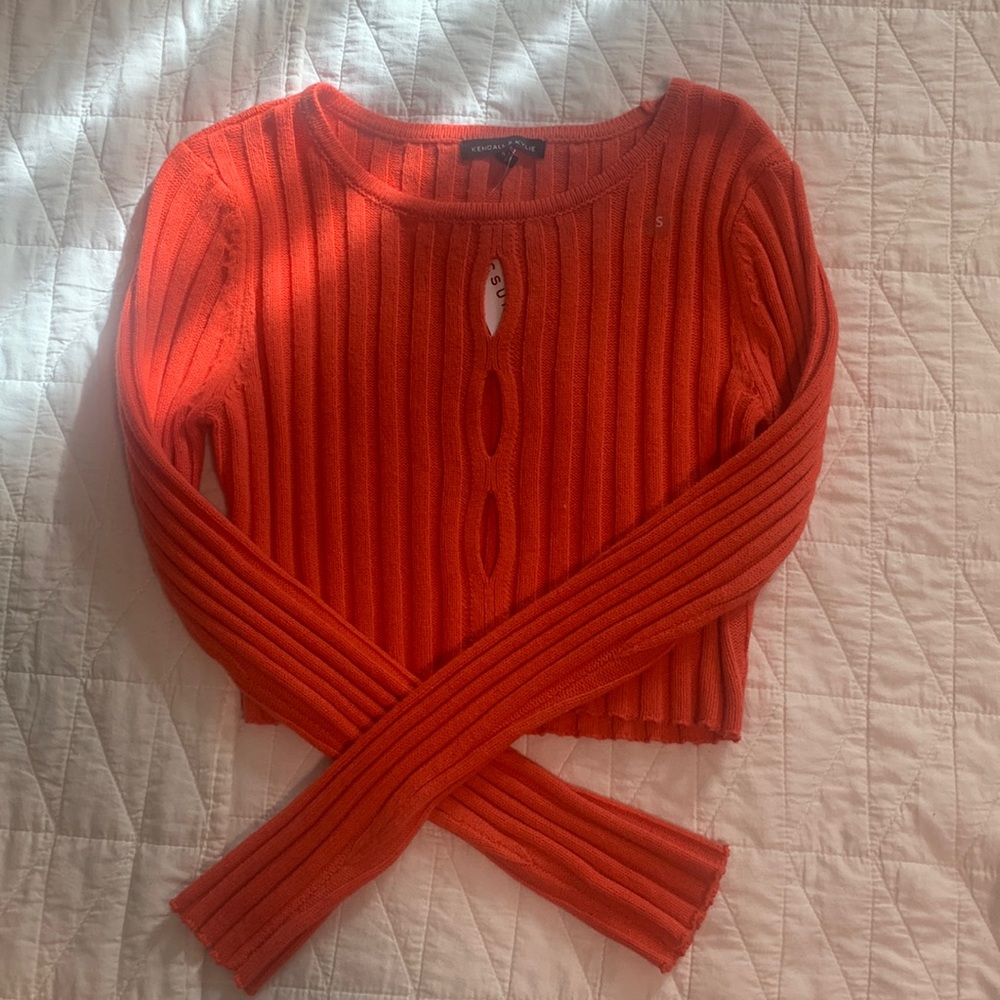 Kendall and Kylie keyhole sweater 🍊